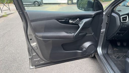 Nissan Qashqai 1.2 DIG-T 115 2WD - N-Connecta – 2015 – 100517 km – Essence – Boîte Manuelle — photo 19