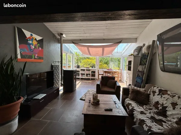 Maison avec grand terrain