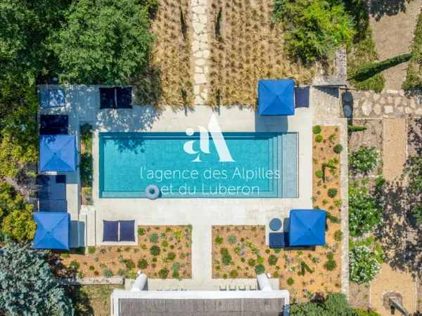 MÉNERBES- PROPRIETE DE PRESTIGE AU COEUR DU LUBERON