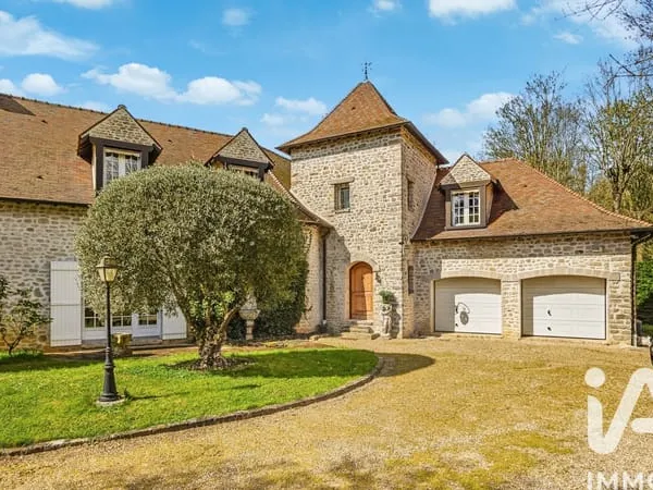 Maison 8 pièces 307 m²