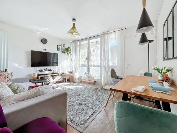 APPARTEMENT A 20 MN A PIED DE LA GARE DE POISSY