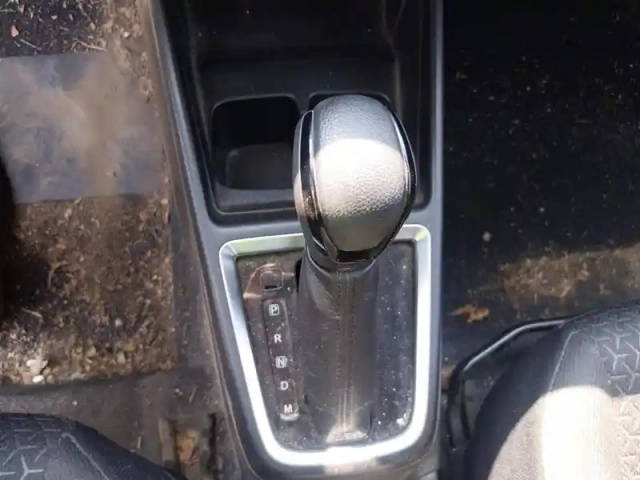 Suzuki Swift 1.0 boosterjet auto — photo 23