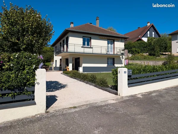 Montmorot Maison rénovée 115 m² - Coup de coeur assuré