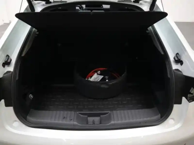 Toyota Prius hybride rechargeable 223ch design phev 2.0l — photo 14
