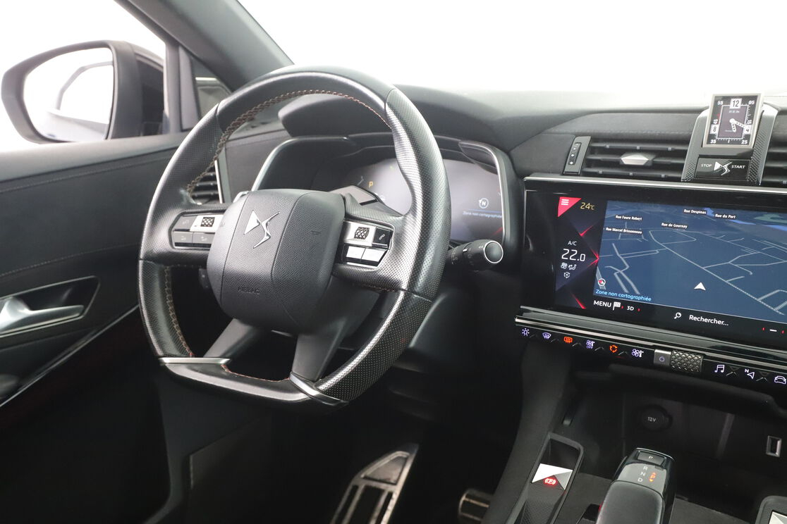 DS Automobiles DS7 Crossback 2.0 Blue-HDi Performance Line + Automatique — photo 16