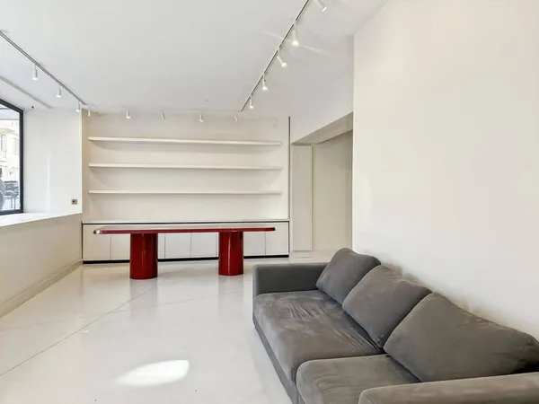 Bureaux 74 m²