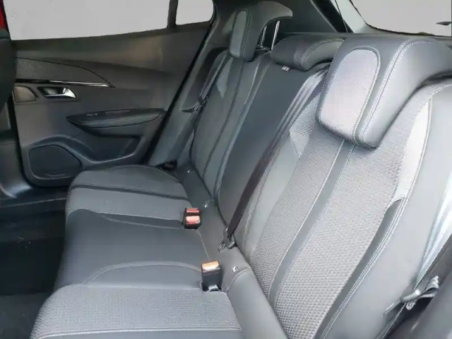 Peugeot 2008 puretech 130 s&amp;s bvm6 — photo 12