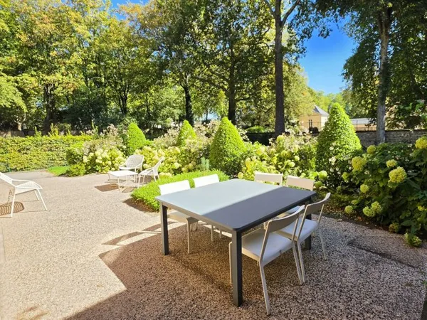 Coup de coeur pour cet écrin de verdure au centre ville de B