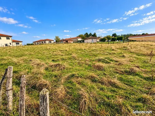 Terrain 742 m² Savigneux