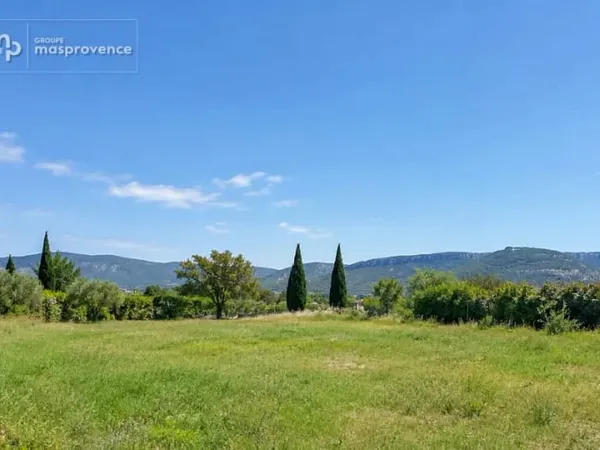 Terrain à bâtir 300 m²