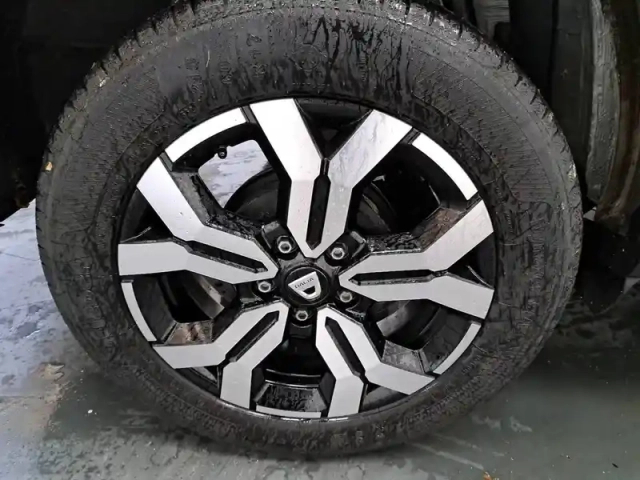 Dacia Duster eco-g 100 4x2 — photo 15