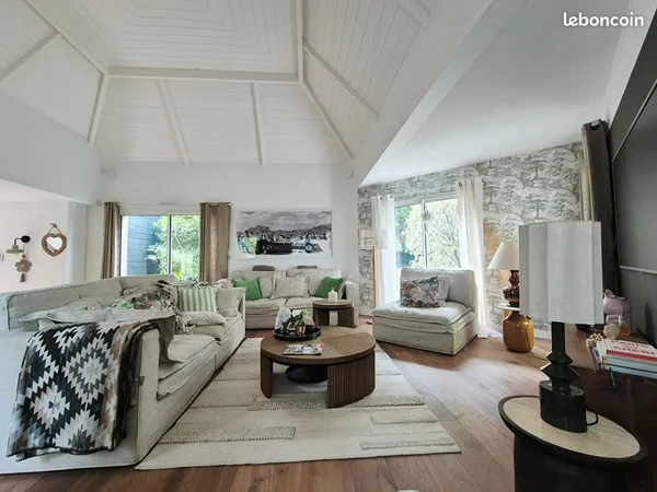 Villa 8 pièces 185 m²