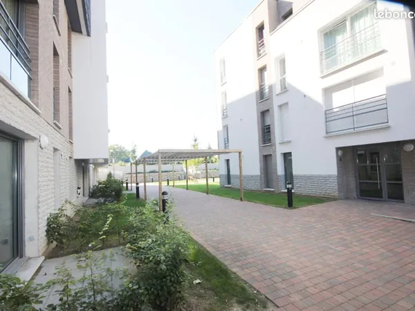 Bel appartement dans la verdure