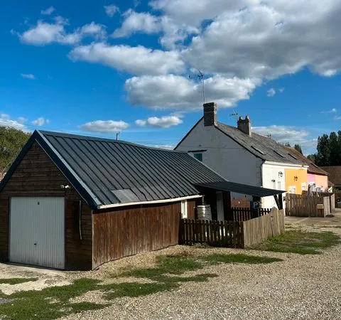 Local d’activité et entrepôt Location Clermont-Créans  60m² 360€
