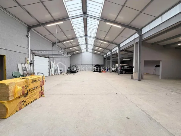 Local 3 pièces 450 m²