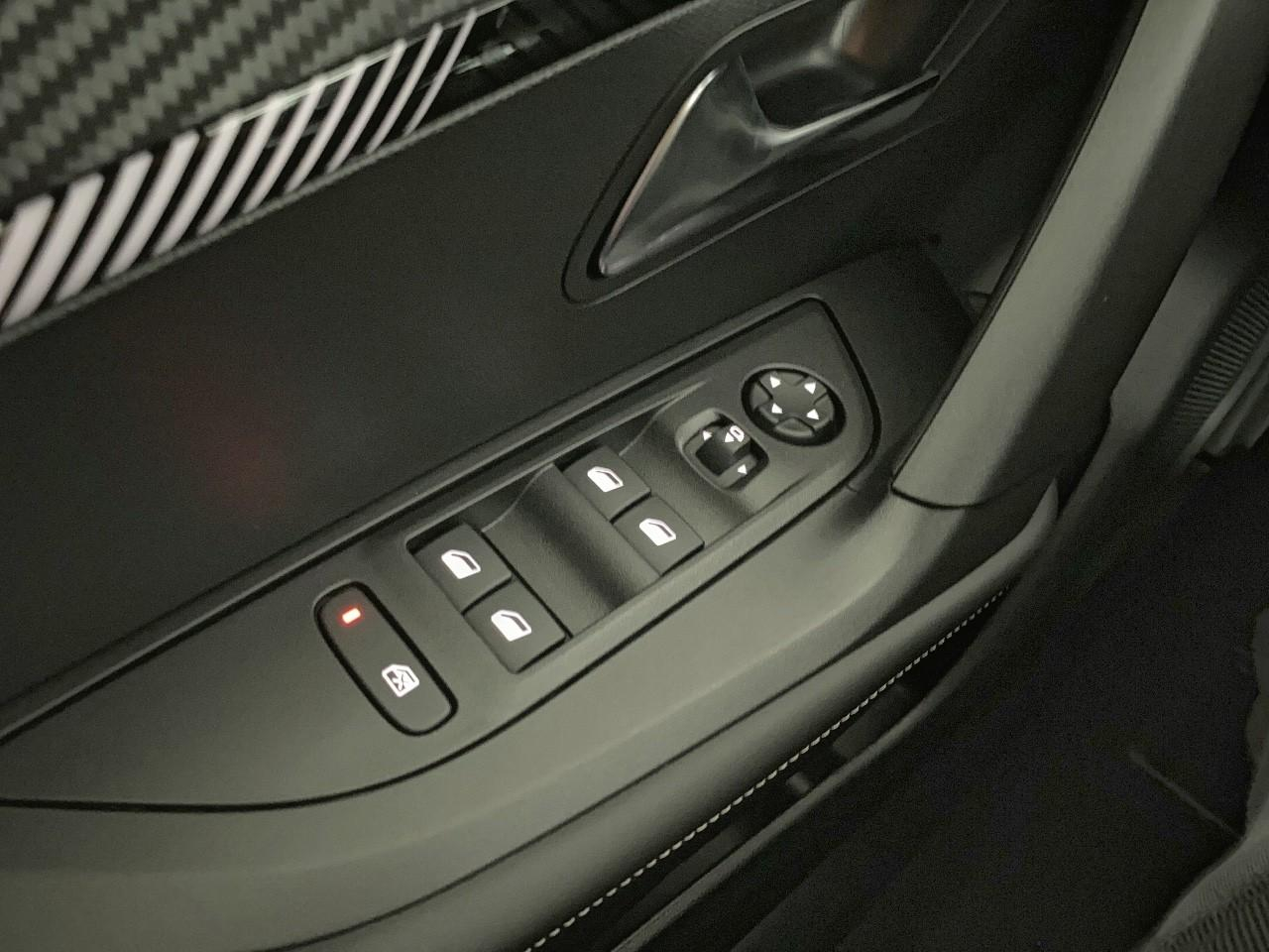 Peugeot 2008 hybrid 145 ch e-dcs6 allure — photo 20