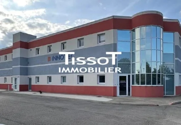 Local 3923 m²