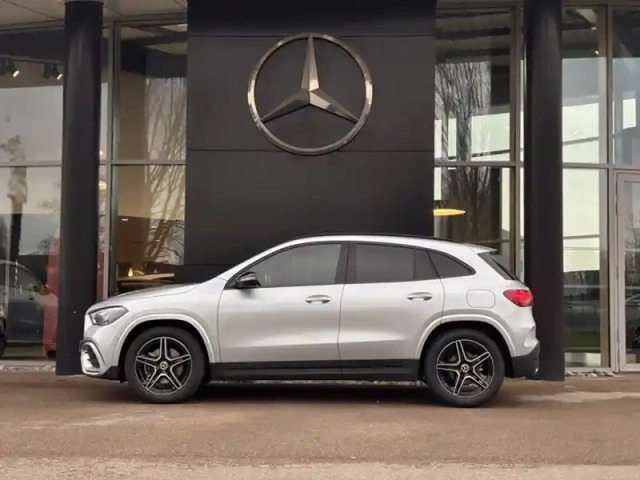 Mercedes Gla 200 d amg line — photo 8
