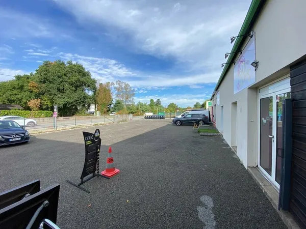 Local professionnel 115 m²