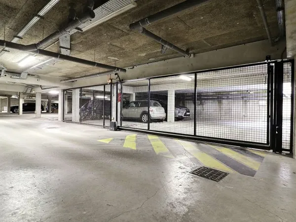 PLACE DE PARKING TAVERNY