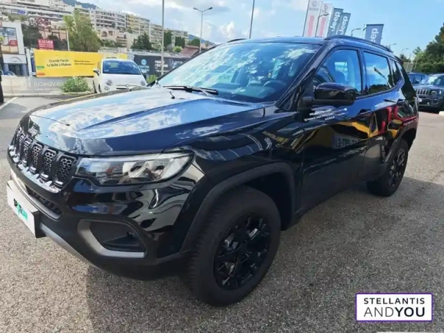 Jeep Compass 1.3 phev t4 240 ch 4xe eawd — photo 31