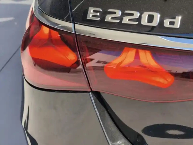 Mercedes Classe E 220 d amg line berlin — photo 19