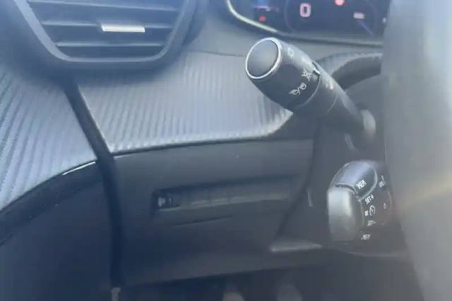 Peugeot 208 100 s&amp;s bvm6 — photo 40