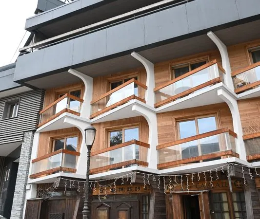 Appartement 61m2 avec balcons ski au pied Courchevel village