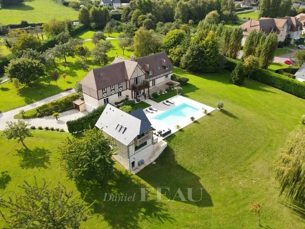 Propriété vue mer avec piscine et dépendances