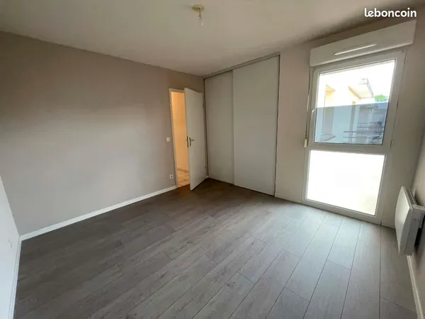 Val-de-Reuil - T3 64 m² rénové, balcon + parking - 1er novembre