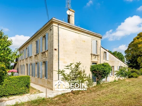 Maison 9 pièces 303 m²