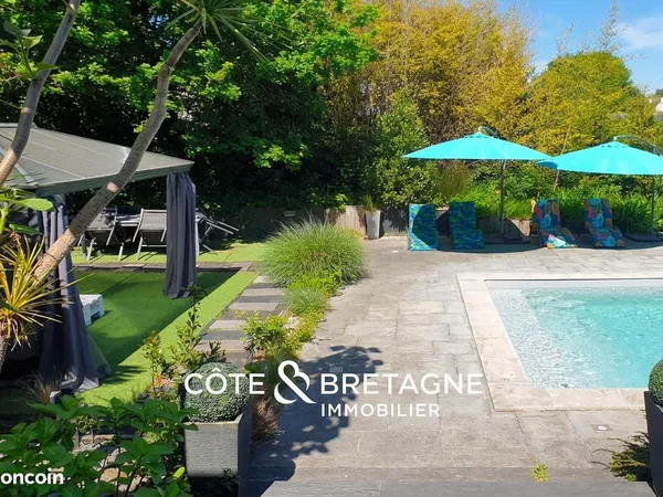 Propriété 9 pièces 234 m²
