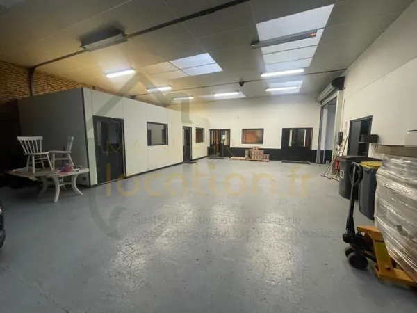 Local professionnel 1 pièce 351 m²