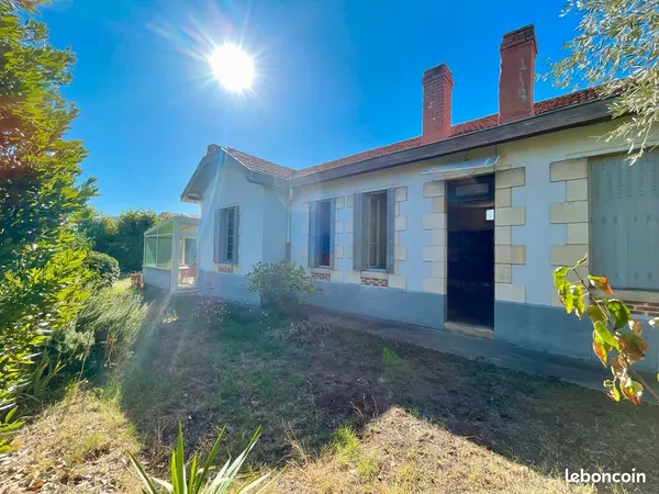 UNIQUE - Plain-pied en pierre, jardin sans vis-à-vis et gros potentiel