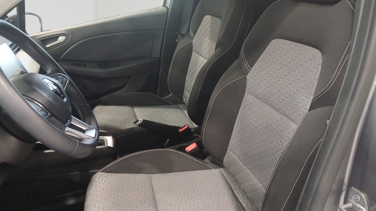 Renault Clio E-Tech full hybrid 145 — photo 11