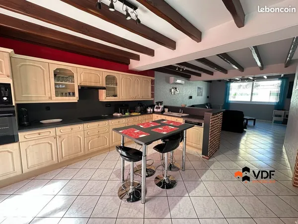 Maison 6 pièces 195 m²