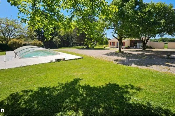 Propriété 2 maisons et dépendances