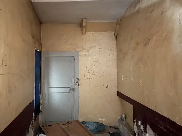 CENTRE VILLE / RUE DE GIGANT - Pièce de 12 m² à rénover