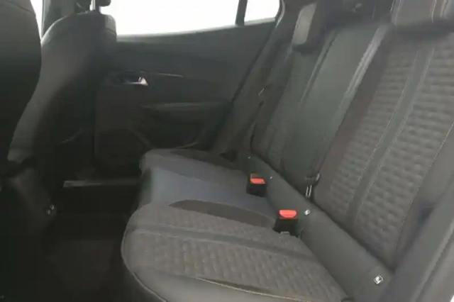 Peugeot 2008 electrique 136 ch — photo 80