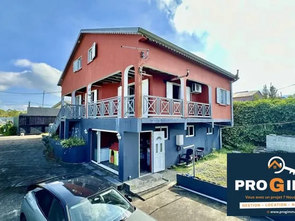 MAISON TRADITIONNELLE 6 PIÈCES 167 m² LA PLAINE DES CAFRES