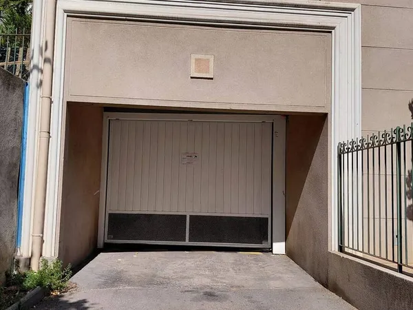 Parking 30 m²
