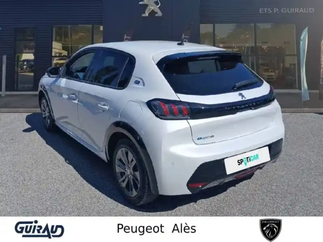 Peugeot 208 electrique 50 kwh 136ch — photo 7