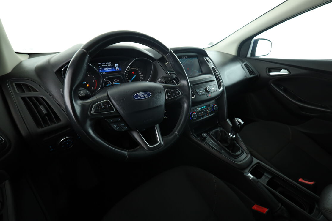 Ford Focus 1.5 TDCi Executive — photo 10