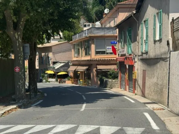 Commerce 72 m²
