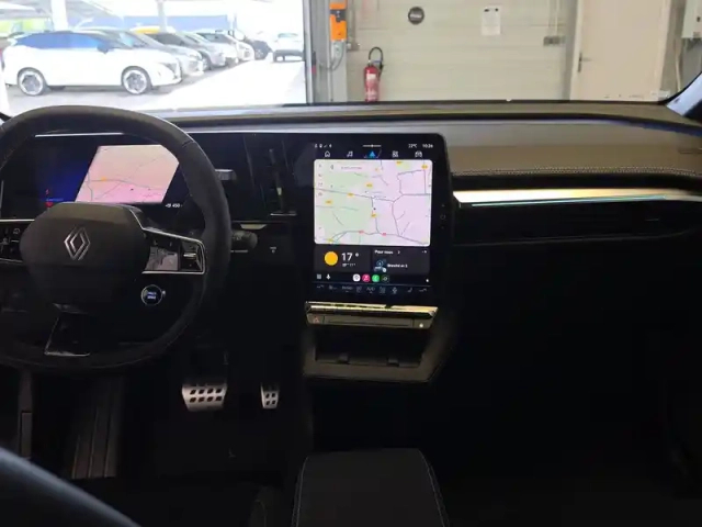 Renault Megane e-tech 220 ch autonomie confort — photo 11