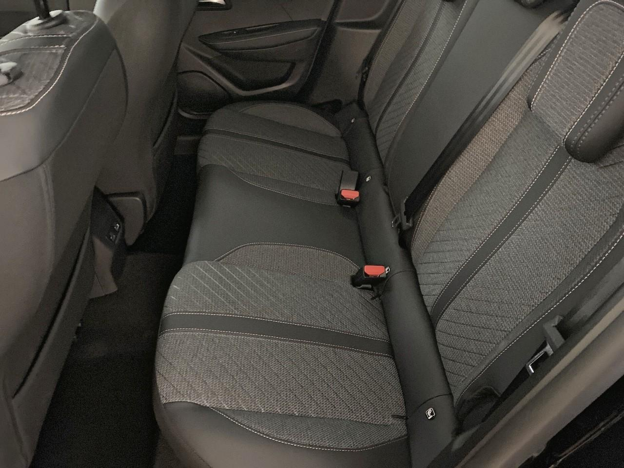Peugeot 208 hybrid 145 ch e-dcs6 allure — photo 10