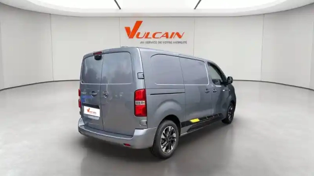 Opel Vivaro fgn sportive diesel 180 ch m automatique — photo 5