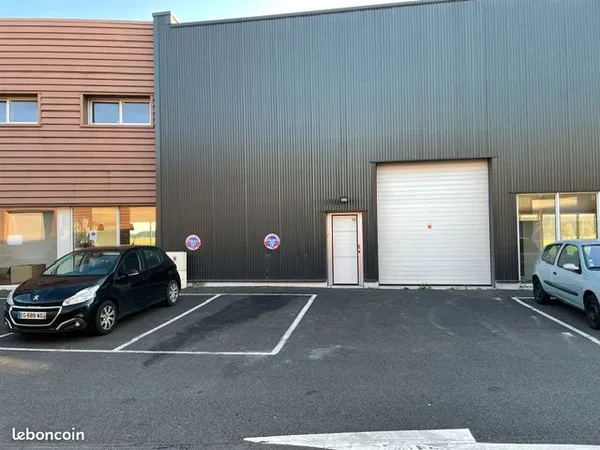 Local d'Activité 200M2- Gazeran 78125
