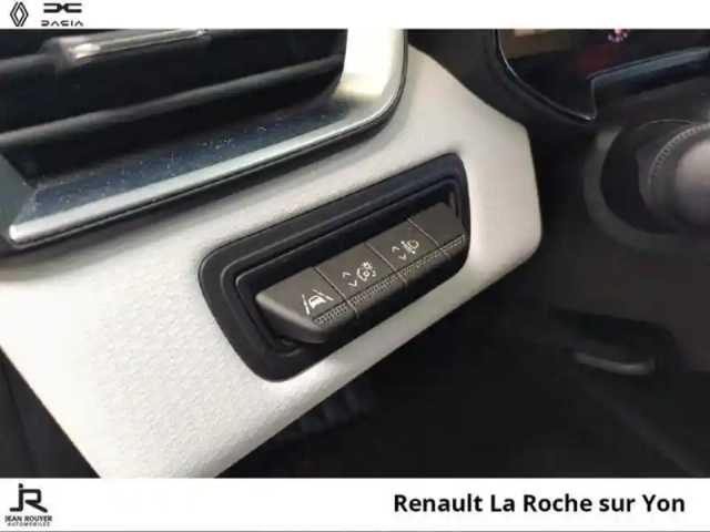 Renault Clio 1.5 blue dci 100ch evolution — photo 9