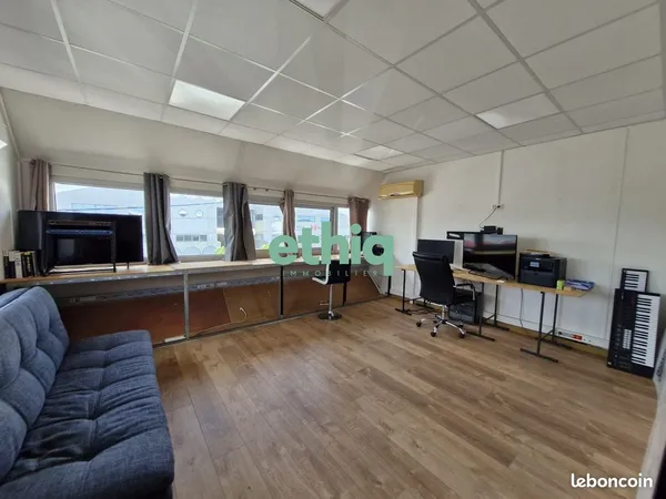 Bureaux 56 m² Baie-Mahault
